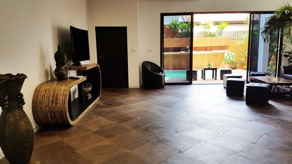 Hideland - The Luxury Tropical Villa Pattaya ภายนอก รูปภาพ