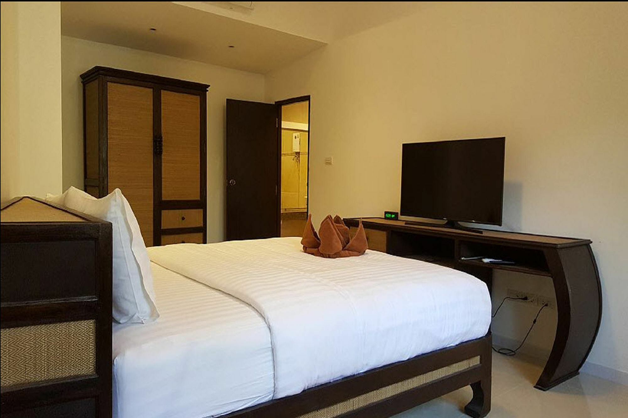 Hideland - The Luxury Tropical Villa Pattaya ภายนอก รูปภาพ