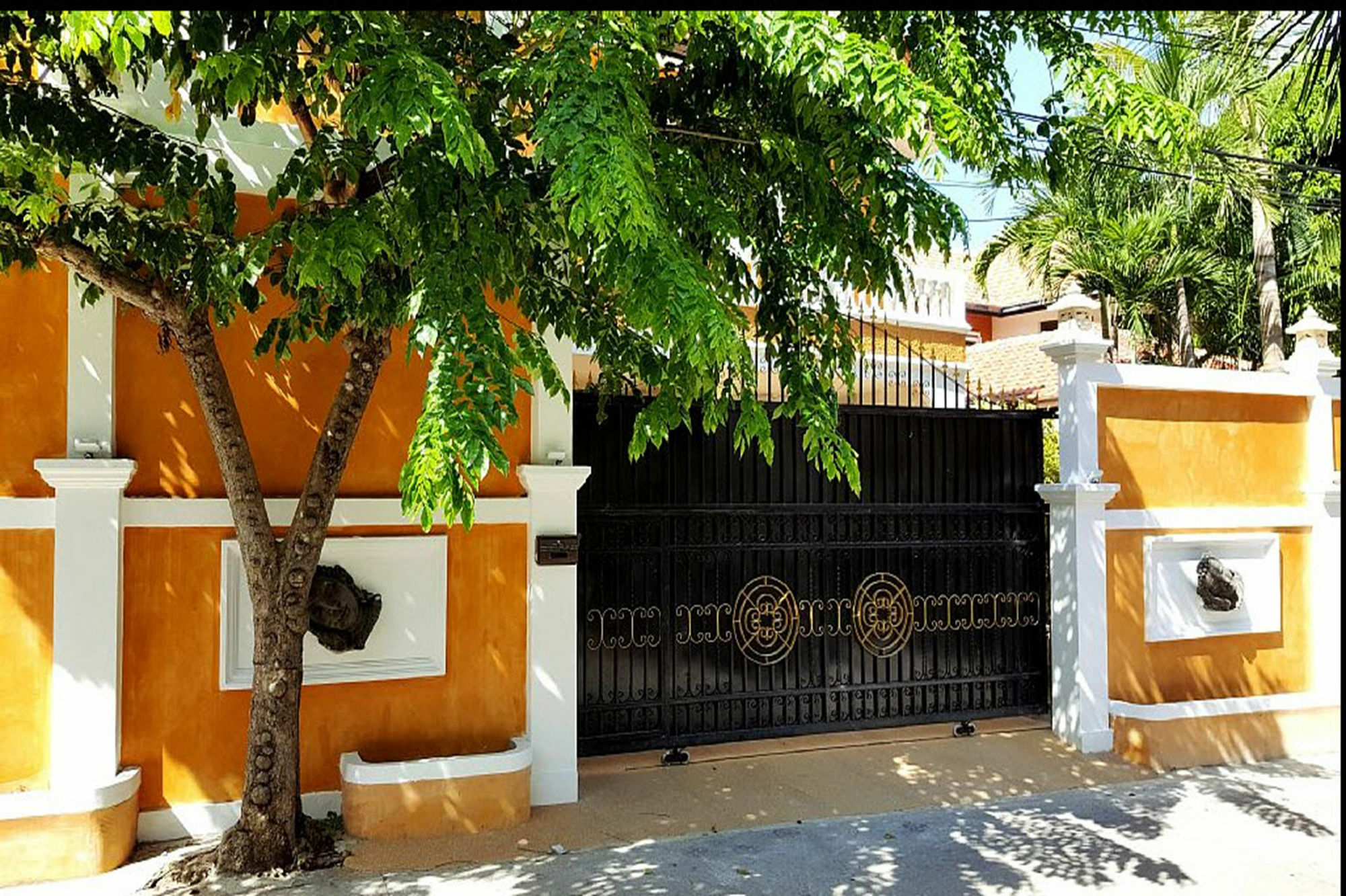Hideland - The Luxury Tropical Villa Pattaya ภายนอก รูปภาพ