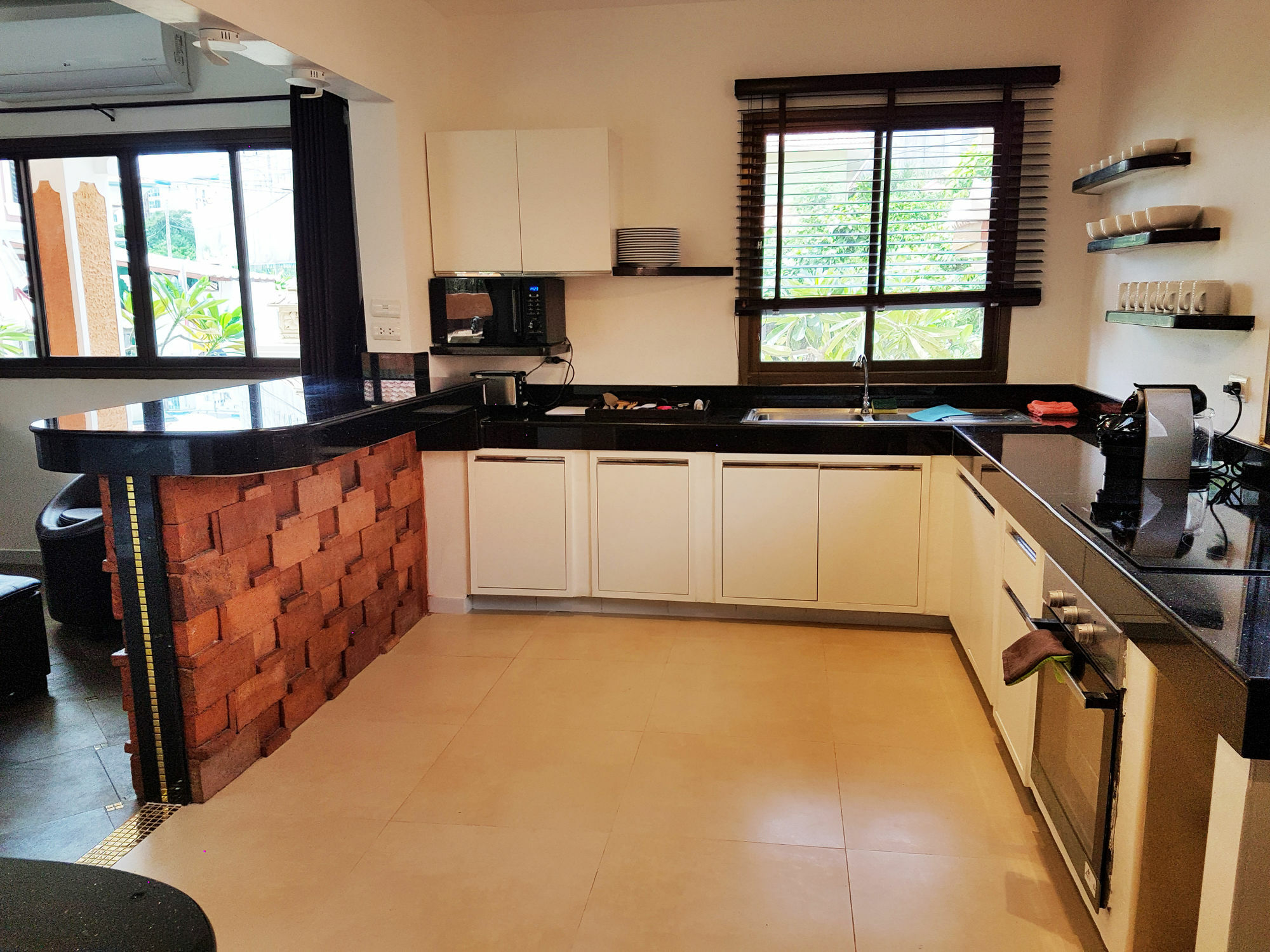 Hideland - The Luxury Tropical Villa Pattaya ภายนอก รูปภาพ