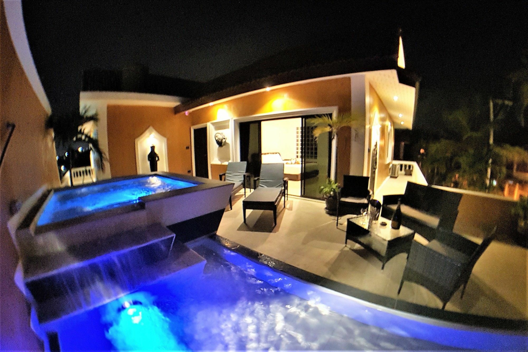 Hideland - The Luxury Tropical Villa Pattaya ภายนอก รูปภาพ