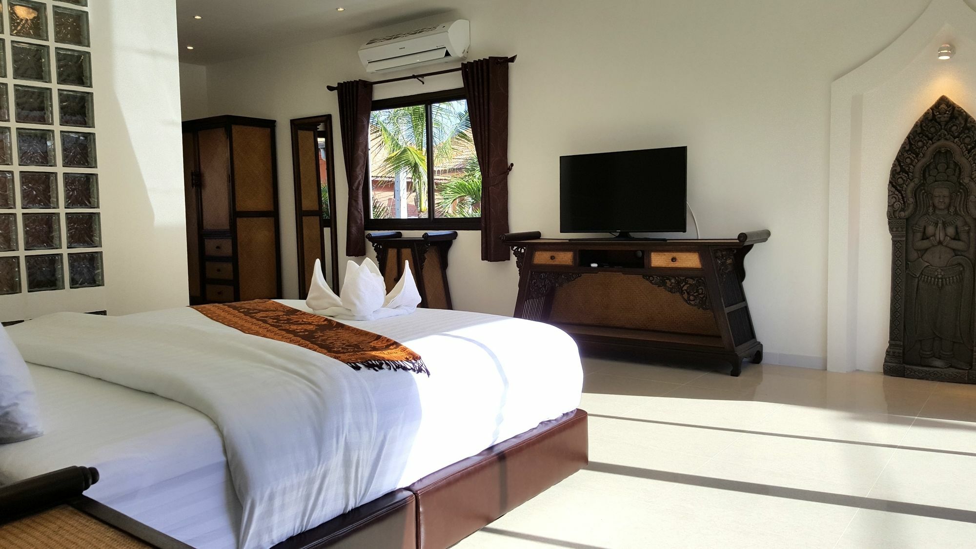 Hideland - The Luxury Tropical Villa Pattaya ภายนอก รูปภาพ