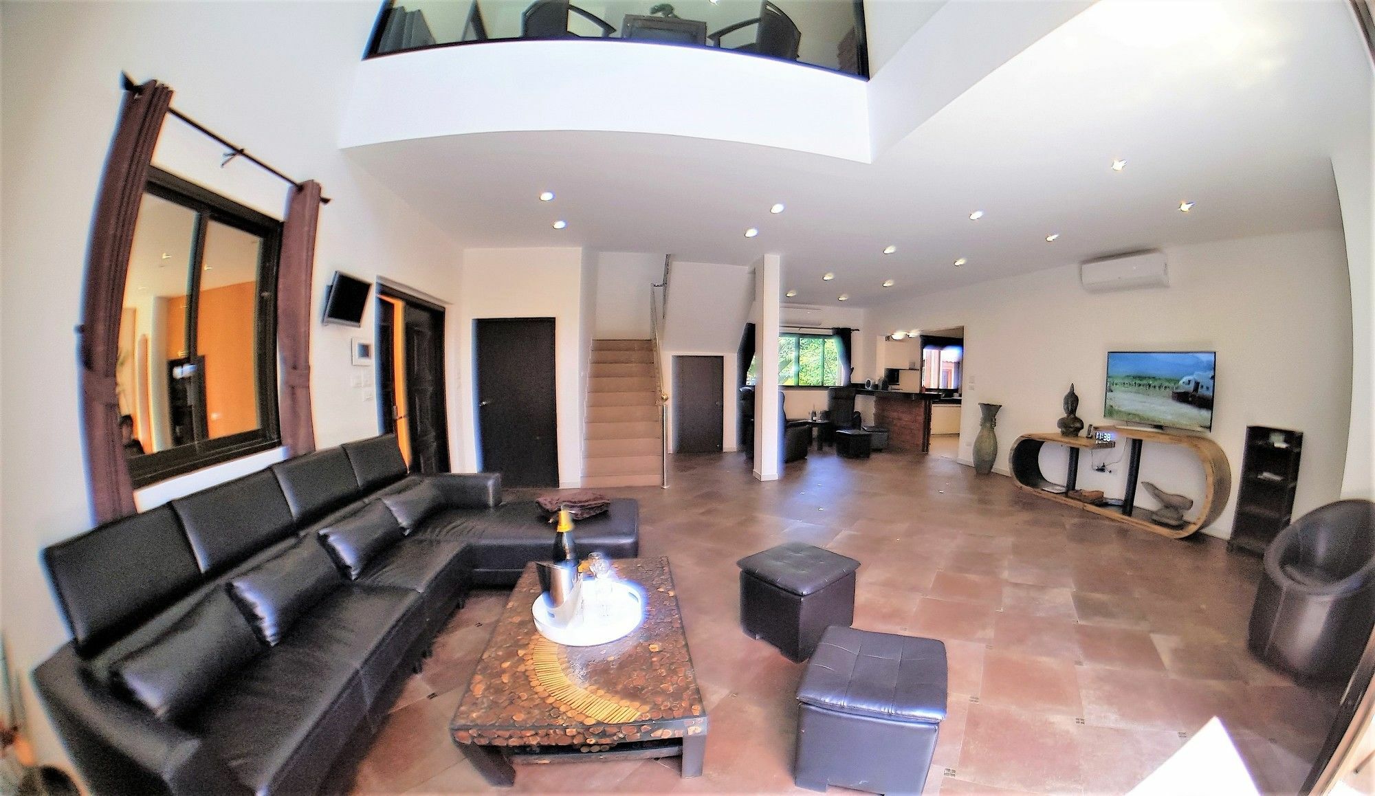 Hideland - The Luxury Tropical Villa Pattaya ภายนอก รูปภาพ