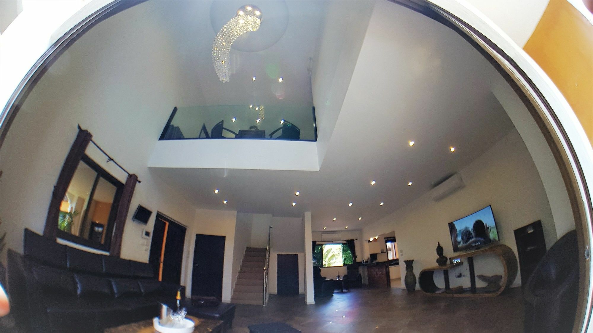 Hideland - The Luxury Tropical Villa Pattaya ภายนอก รูปภาพ