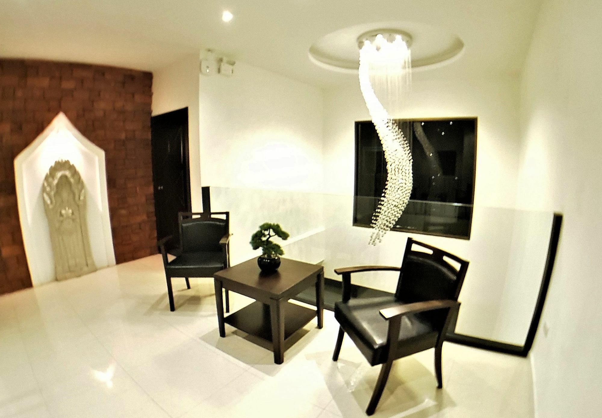 Hideland - The Luxury Tropical Villa Pattaya ภายนอก รูปภาพ