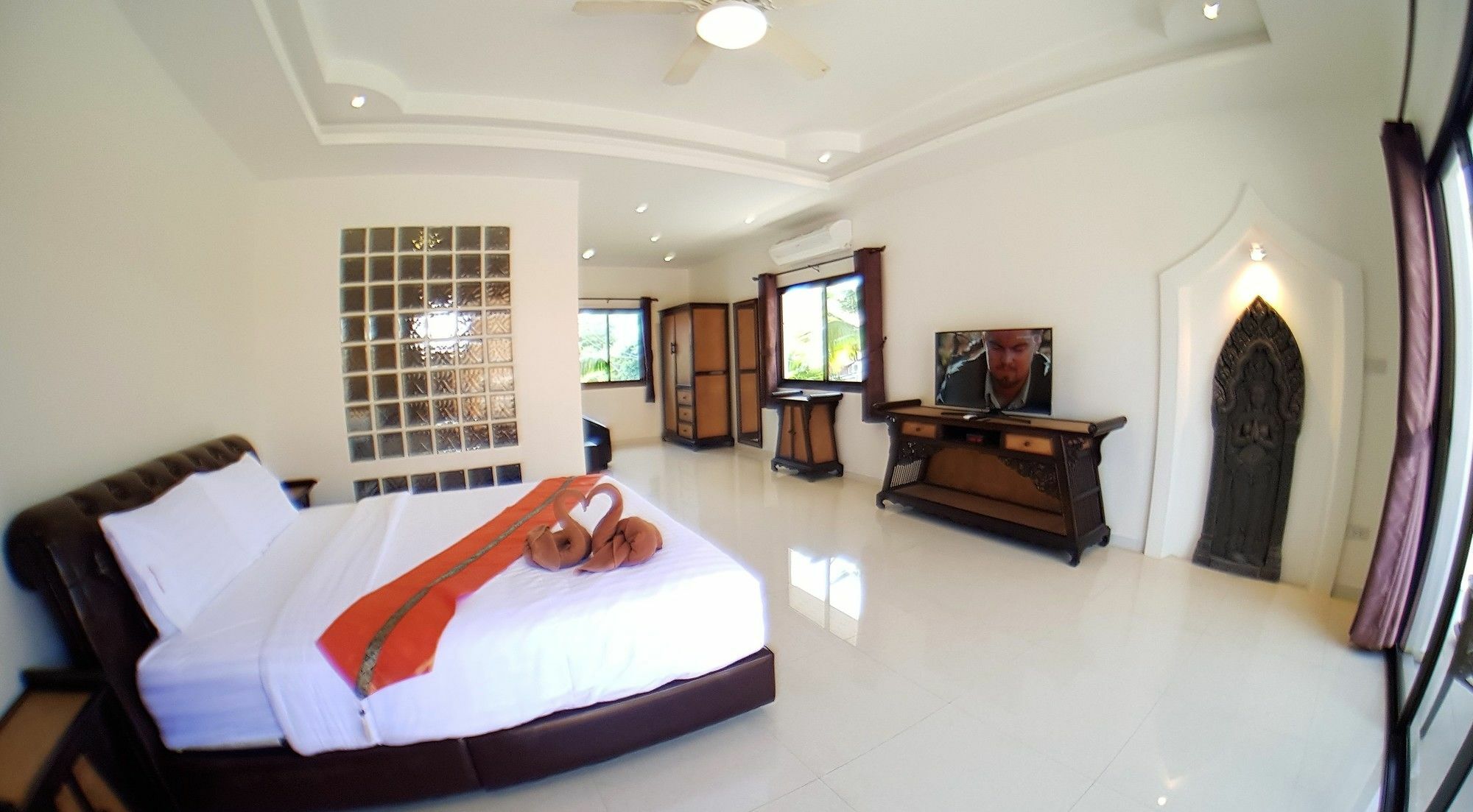 Hideland - The Luxury Tropical Villa Pattaya ภายนอก รูปภาพ